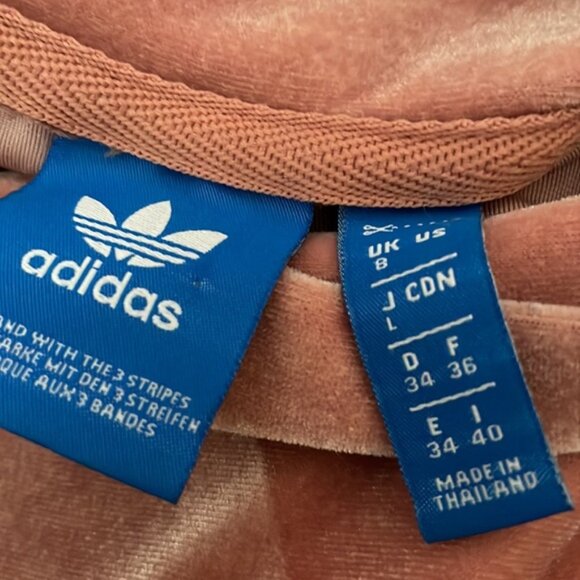 Adidas velvet material top size Large - Picture 11 of 11